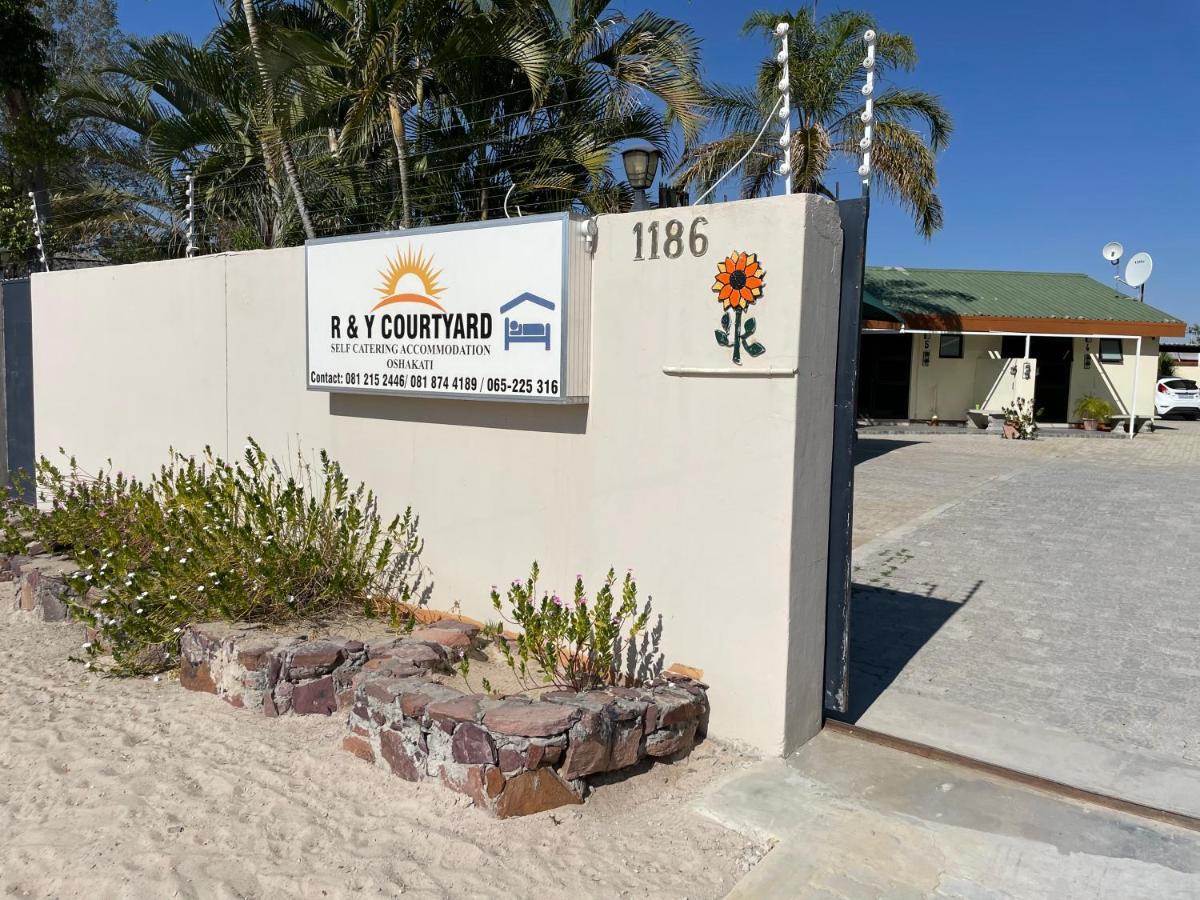 Hotel Ry Courtyard Oshakati Exterior foto